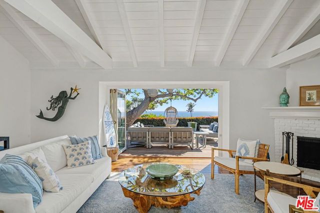 17763 Sabbiadoro Way, Pacific Palisades, CA 90272