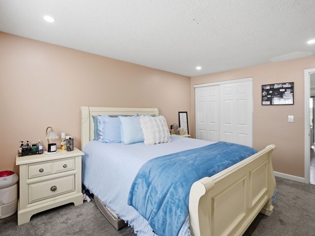 175 Willard 8, Lowell, MA 01850