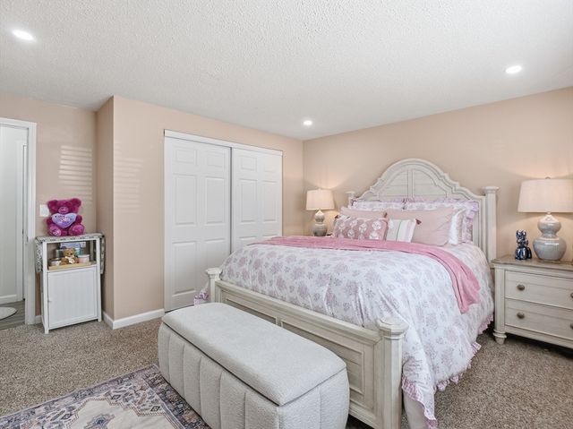 175 Willard 8, Lowell, MA 01850