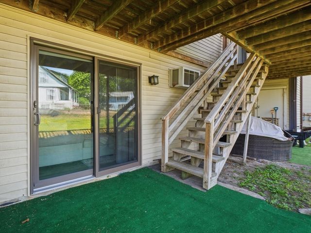 175 Willard 8, Lowell, MA 01850