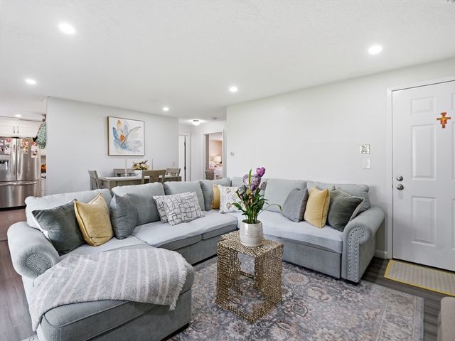 175 Willard 8, Lowell, MA 01850