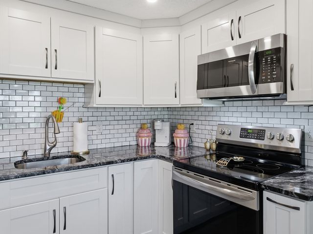 175 Willard 8, Lowell, MA 01850