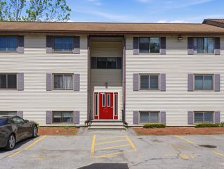 175 Willard 8, Lowell, MA 01850