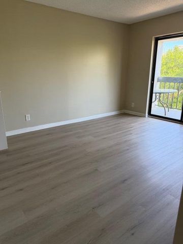 1720 N Congress Avenue 406, West Palm Beach, FL 33401