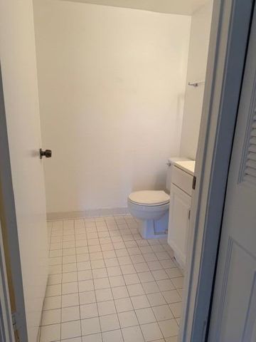 1720 N Congress Avenue 406, West Palm Beach, FL 33401