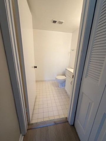 1720 N Congress Avenue 406, West Palm Beach, FL 33401