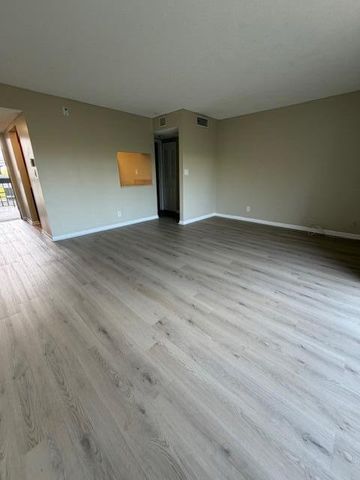 1720 N Congress Avenue 406, West Palm Beach, FL 33401