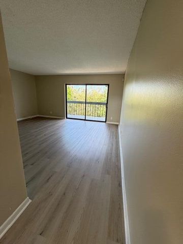 1720 N Congress Avenue 406, West Palm Beach, FL 33401