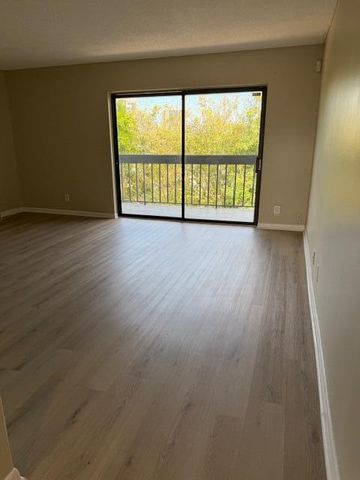 1720 N Congress Avenue 406, West Palm Beach, FL 33401