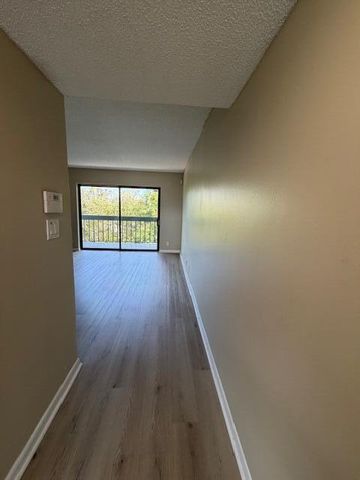 1720 N Congress Avenue 406, West Palm Beach, FL 33401