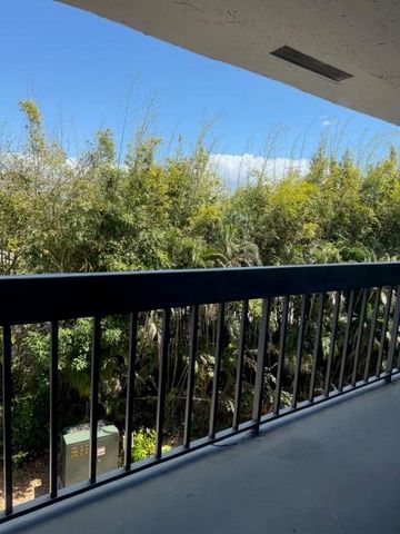 1720 N Congress Avenue 406, West Palm Beach, FL 33401