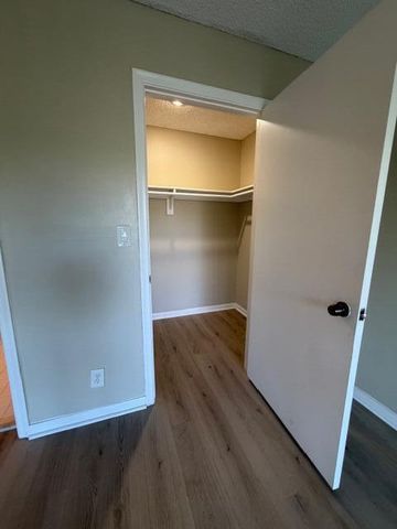 1720 N Congress Avenue 406, West Palm Beach, FL 33401