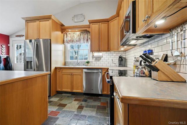 136 Park Avenue, Deer Park, NY 11729