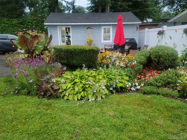 136 Park Avenue, Deer Park, NY 11729