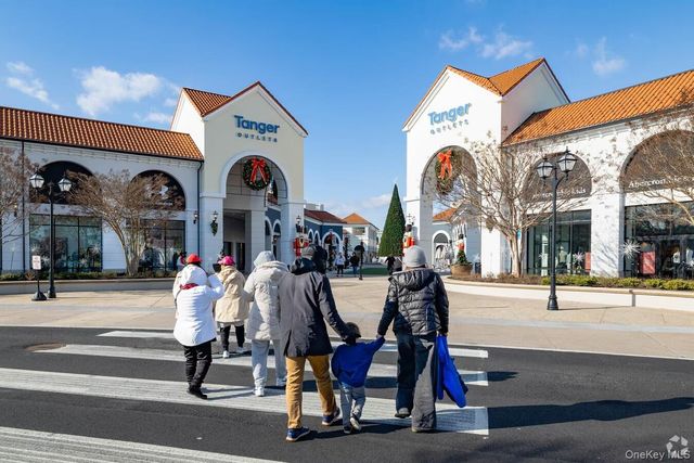 136 Park Avenue, Deer Park, NY 11729