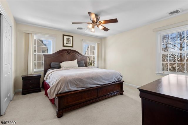 49 Boulder Run Rd, Paterson City, NJ 07501