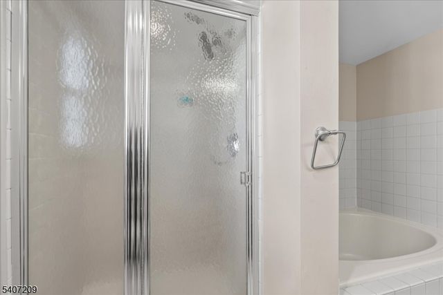 49 Boulder Run Rd, Paterson City, NJ 07501