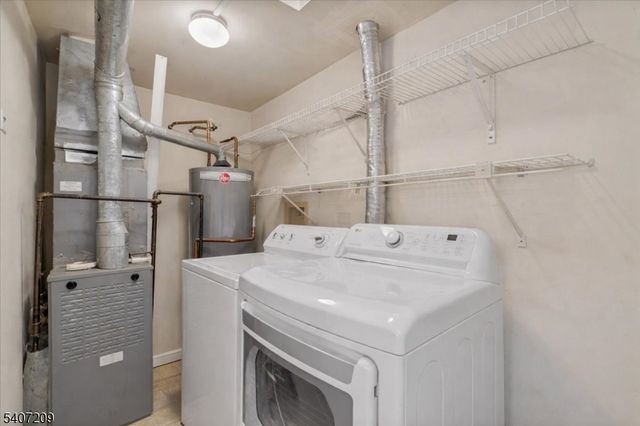 49 Boulder Run Rd, Paterson City, NJ 07501