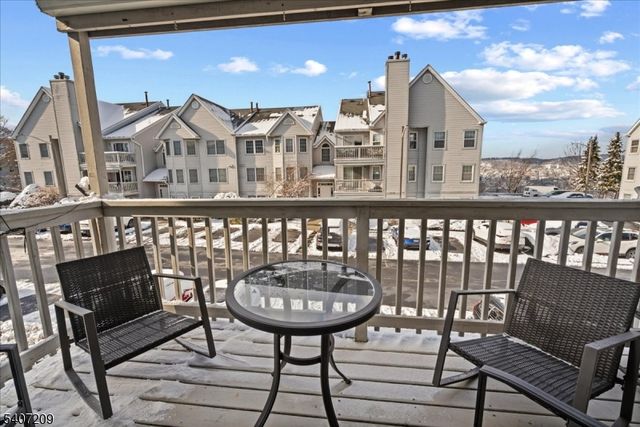 49 Boulder Run Rd, Paterson City, NJ 07501