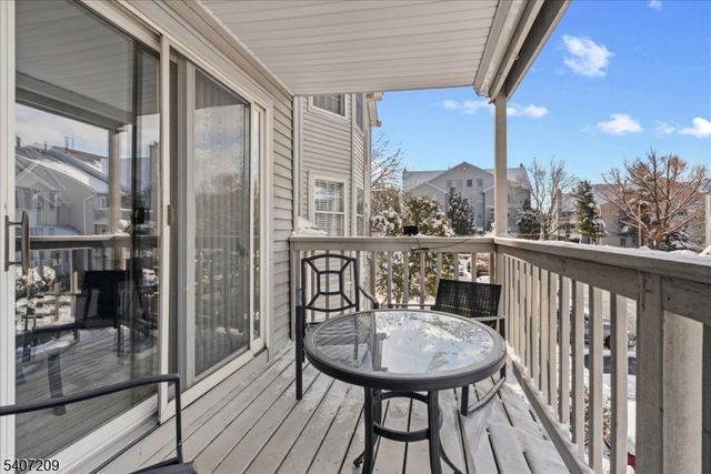 49 Boulder Run Rd, Paterson City, NJ 07501