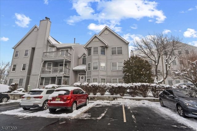 49 Boulder Run Rd, Paterson City, NJ 07501