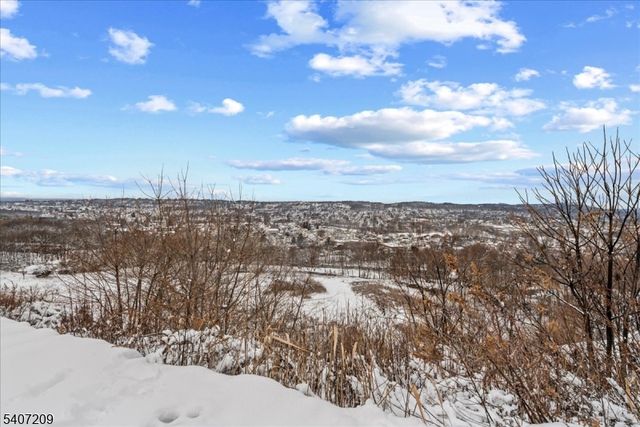 49 Boulder Run Rd, Paterson City, NJ 07501