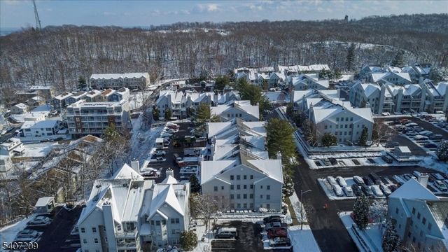 49 Boulder Run Rd, Paterson City, NJ 07501