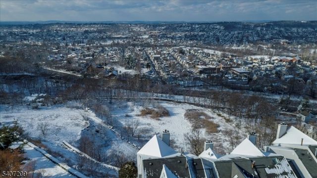 49 Boulder Run Rd, Paterson City, NJ 07501