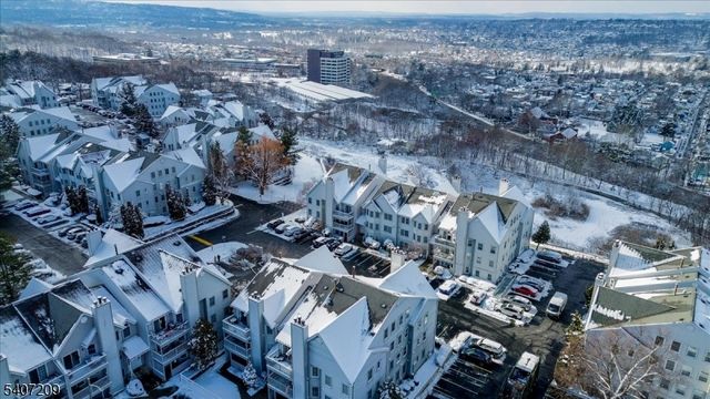 49 Boulder Run Rd, Paterson City, NJ 07501