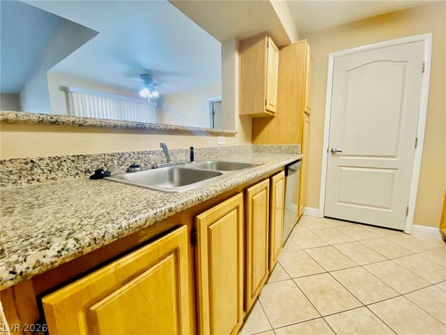 5055 West HACIENDA Avenue 2139, Las Vegas, NV 89118