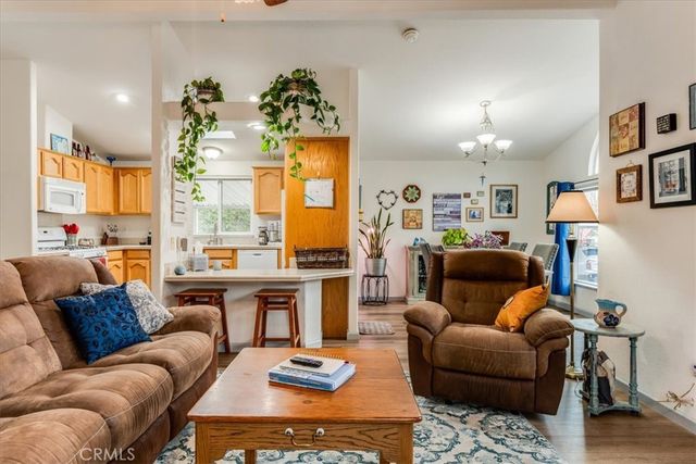 51 Quinta Court, Paso Robles, CA 93446