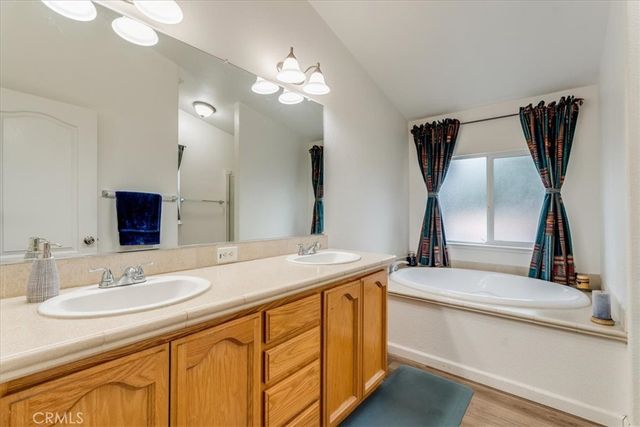 51 Quinta Court, Paso Robles, CA 93446