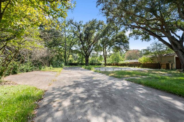 8350 Boone Ave, Baton Rouge, LA 70808