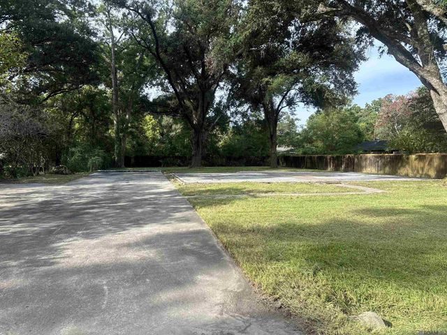 8350 Boone Ave, Baton Rouge, LA 70808
