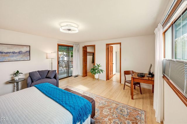 3039 Lazy Creek Drive, Medford, OR 97504