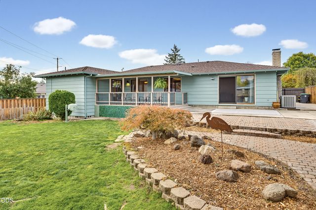 3039 Lazy Creek Drive, Medford, OR 97504