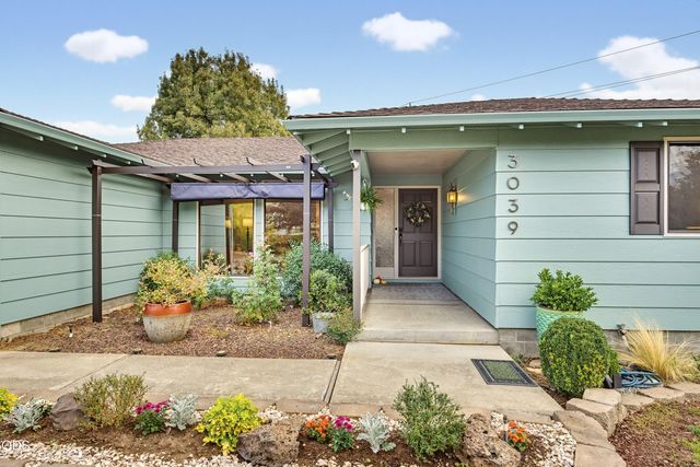 3039 Lazy Creek Drive, Medford, OR 97504