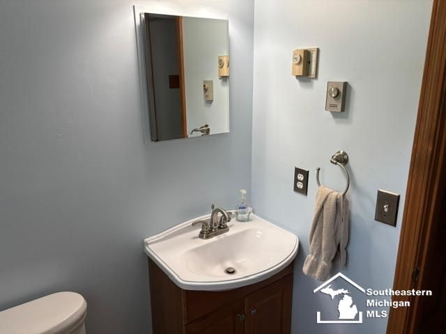 135 Crampton Drive, Monroe, MI 48162