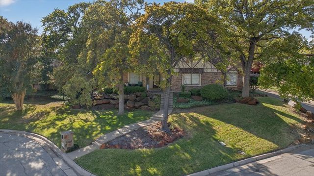 5112 Misty Wood Drive, Arlington, TX 76017