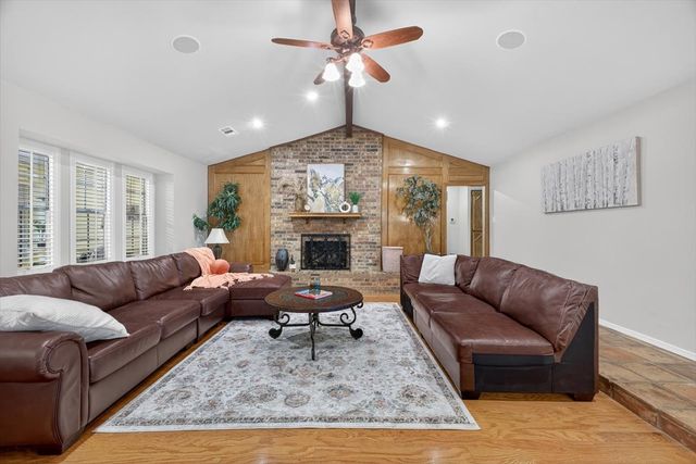 5112 Misty Wood Drive, Arlington, TX 76017