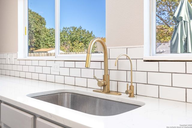 13130 Woller Vly, San Antonio, TX 78249