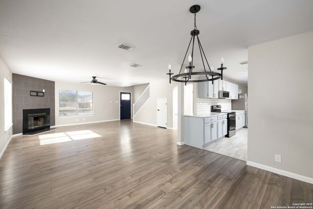 13130 Woller Vly, San Antonio, TX 78249