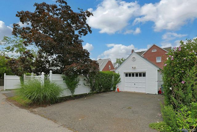 54 Bowman Avenue, Rye Brook, NY 10573