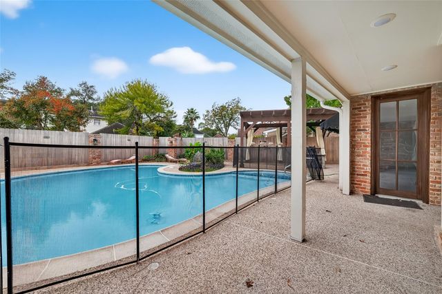 15715 Fleetwood Oaks Drive, Houston, TX 77079