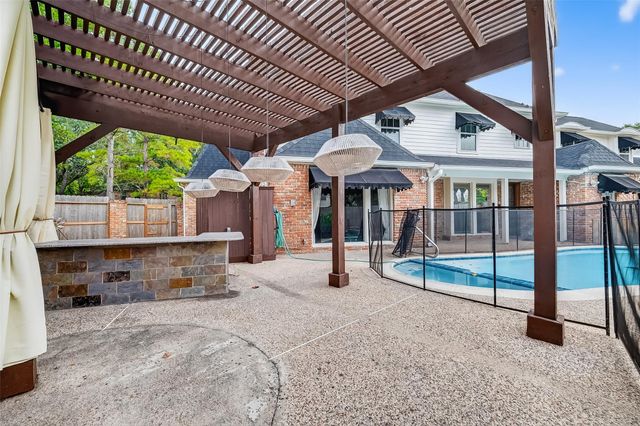 15715 Fleetwood Oaks Drive, Houston, TX 77079