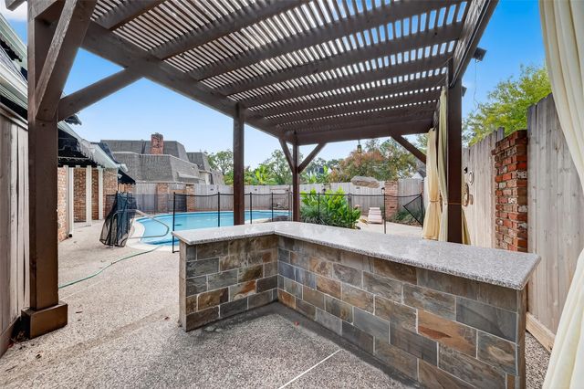 15715 Fleetwood Oaks Drive, Houston, TX 77079