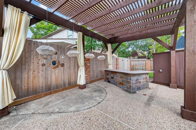 15715 Fleetwood Oaks Drive, Houston, TX 77079