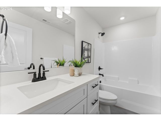 6315 Se Chloe Rose Way, Milwaukie, OR 97267