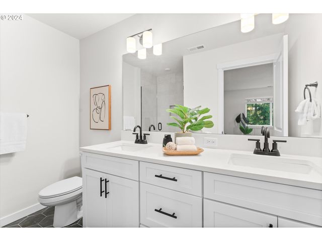 6315 Se Chloe Rose Way, Milwaukie, OR 97267