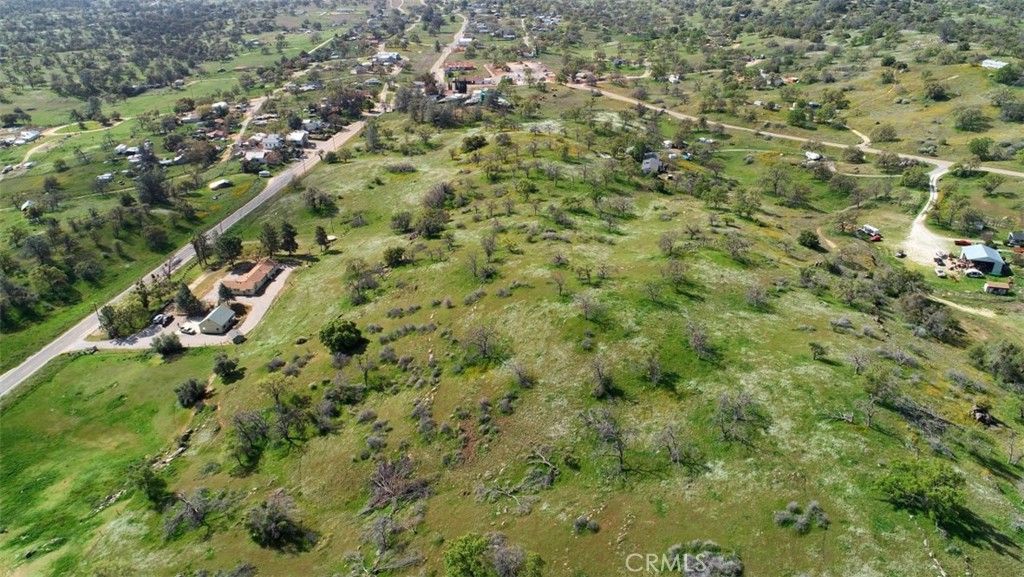 Image 11 of property listing at 32604 Road 600, Raymond, CA 93653